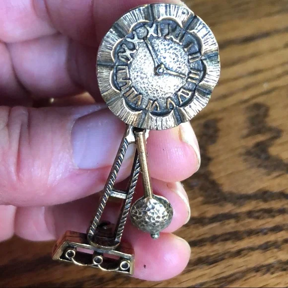 Zentall vintage clock pin with swinging pendulum gold - Picture 1 of 7